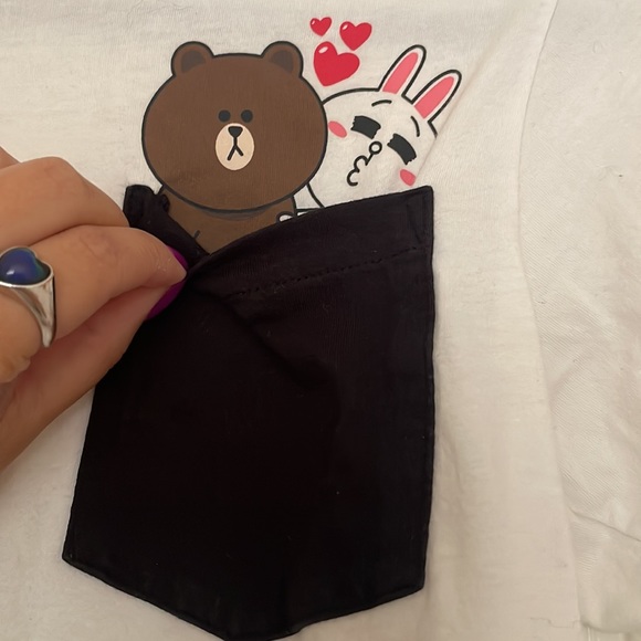 Uniqlo x Line Friends t-shirt with front pocket - Picture 2 of 6